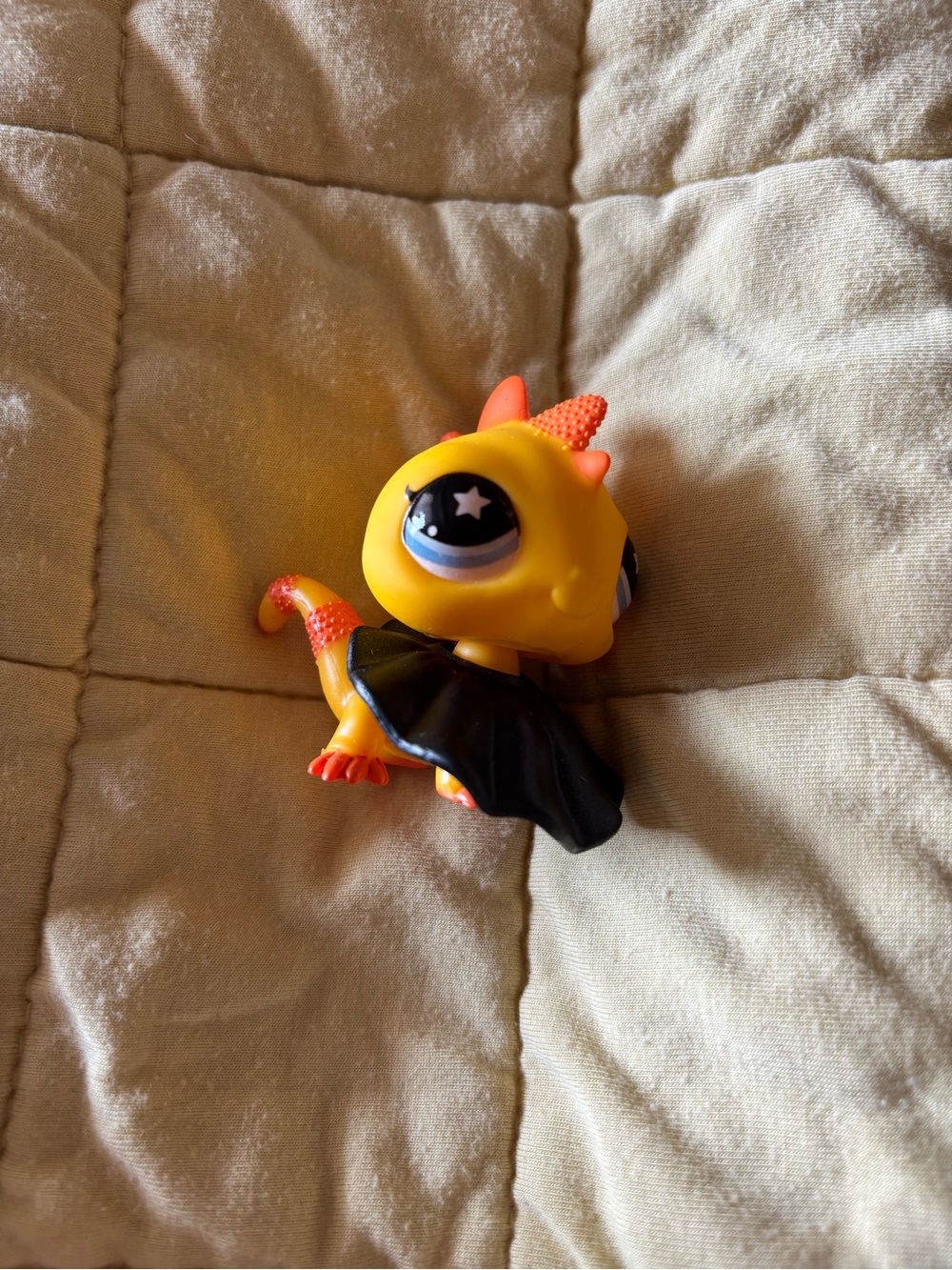 Littlest Pet Shop Yellow & Orange Lizard with Black Cape